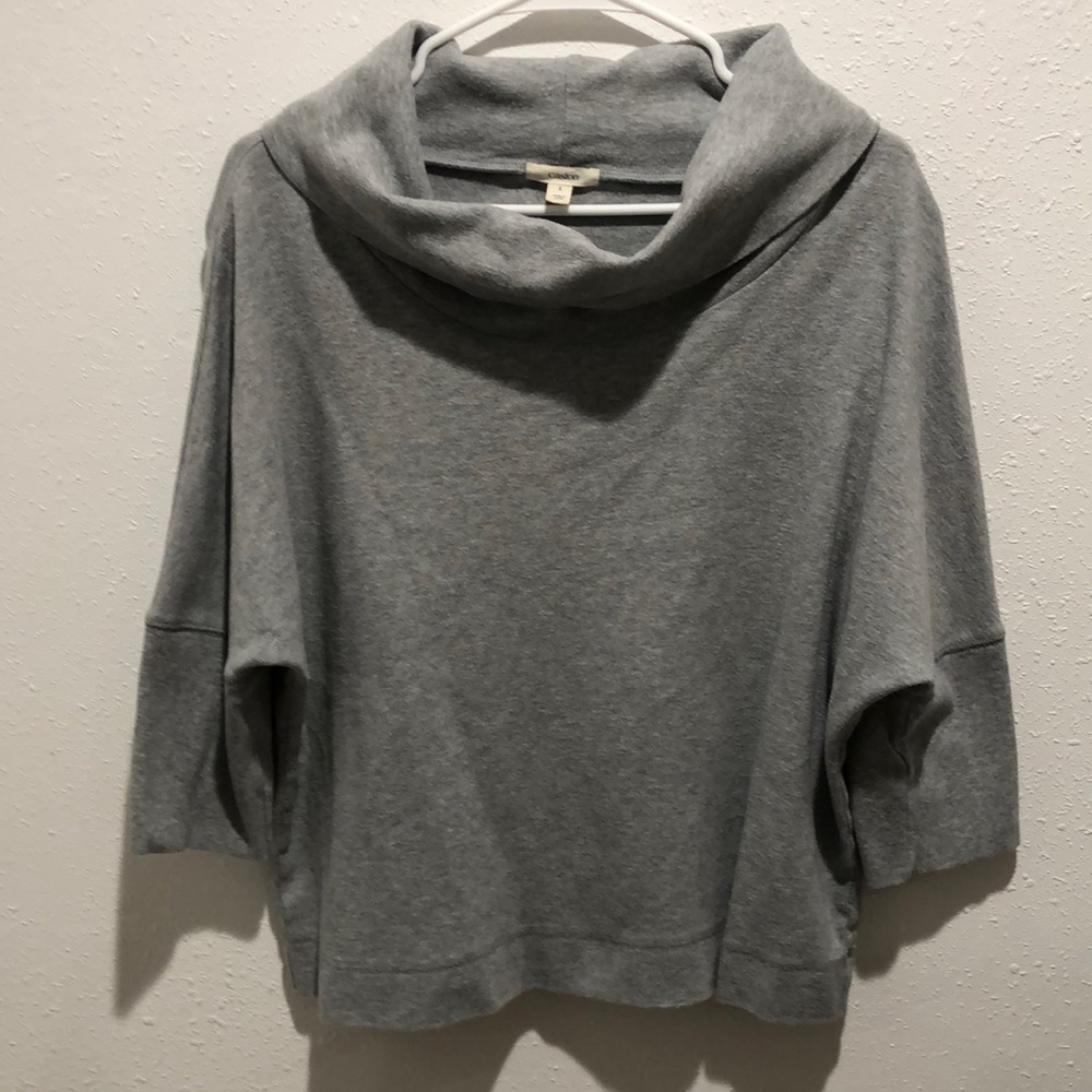 Grey mid arm length loose turtle neck